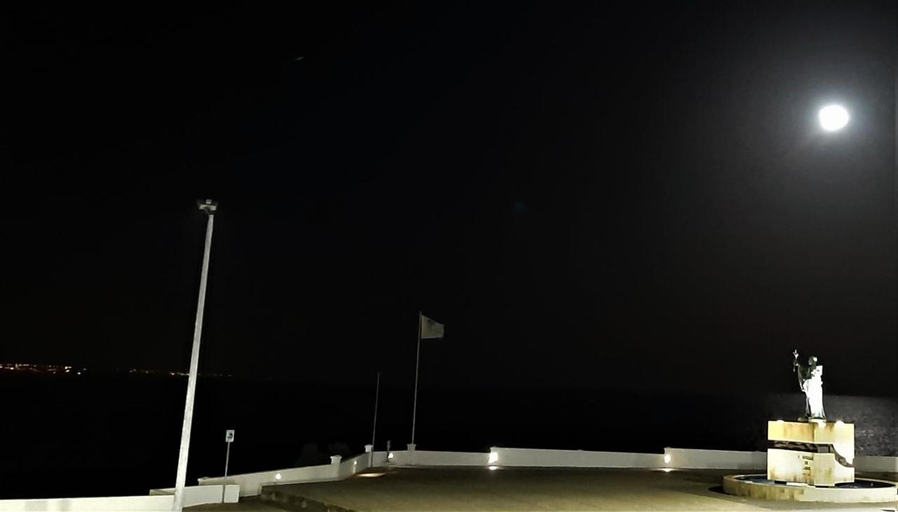 Potato Beach Apartment At Beach Front & Sea View 拉哥斯 外观 照片